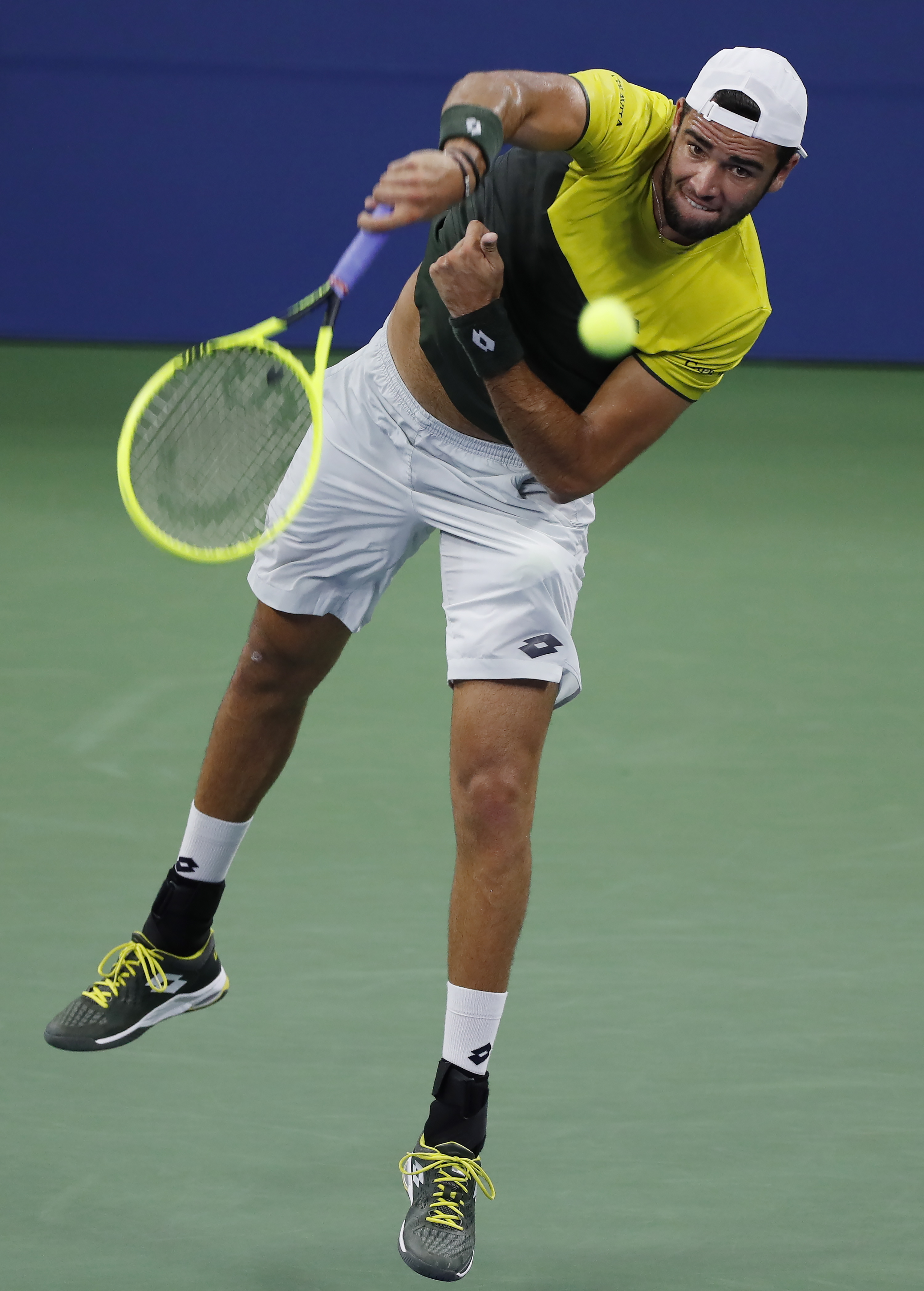 家队的中场 家队的中场