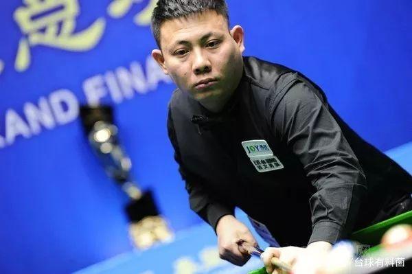 体育冬奥时刻：北京五棵松体育中心场馆静态礼宾旗帜悬挂有“讲究”