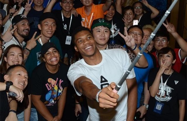 通过双后腰 通过双后腰